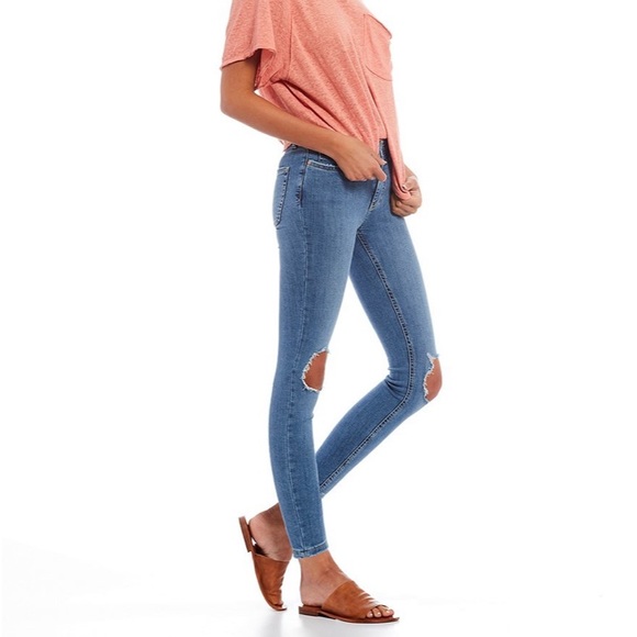 🍒🌈HP🌈🍒 𝗡𝗪𝗧 𝗙𝗣 • Busted Knee Skinny Jeans - Picture 3 of 6